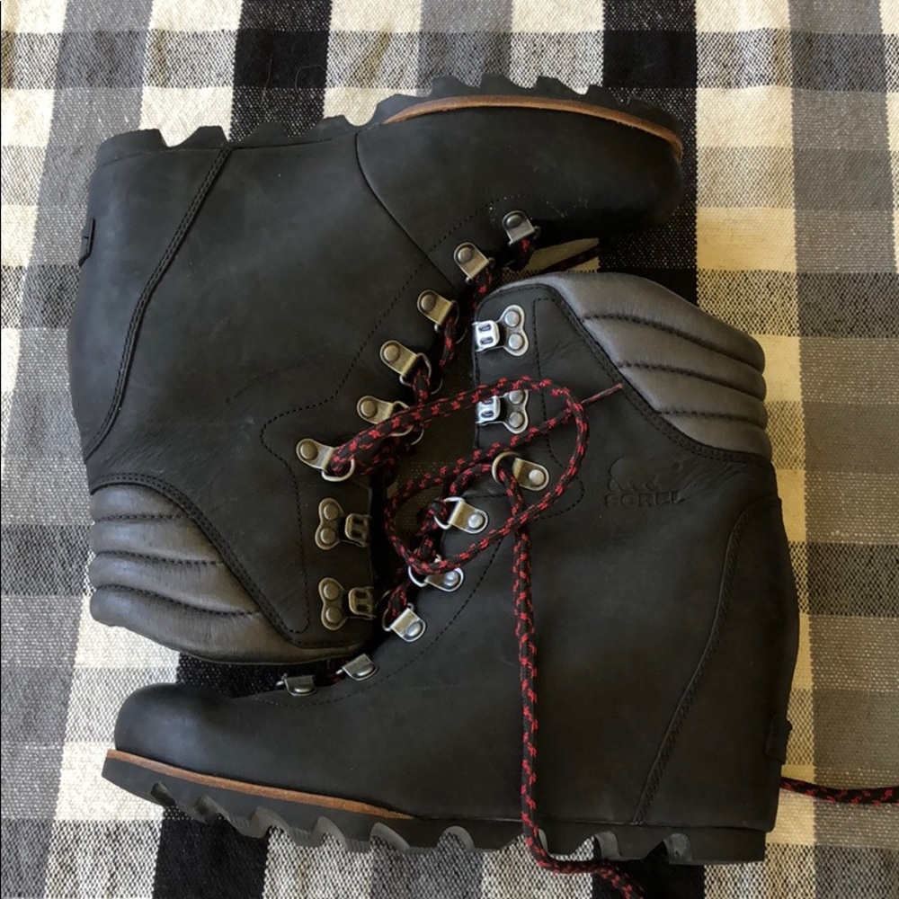 Joan of Arc lace-ups